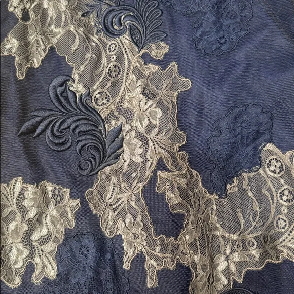 Karen Millen Navy Embroidered Lace Sheath Dress Mesh Sleeve UK 8 US 4 - Picture 5 of 6